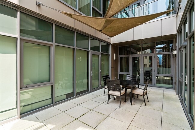 Building Photo - 43 Westland Ave