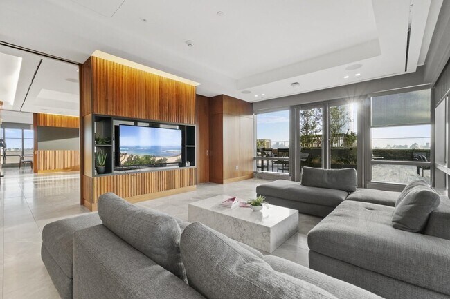 Building Photo - 2 Shore Ln