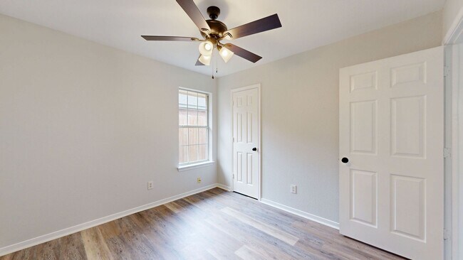 Building Photo - 1406 Van Zanten Ct
