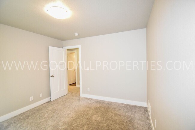 Building Photo - 342 N Warrior Ln