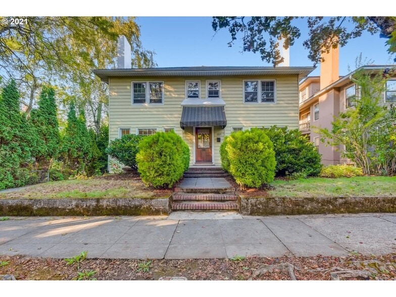 Front of House - 1223 NE Schuyler St