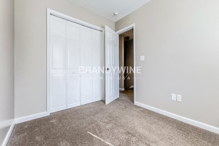 Building Photo - 6065 Flagstaf Walk