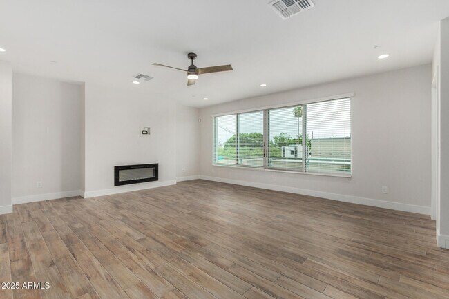 Building Photo - 4525 N 40th St