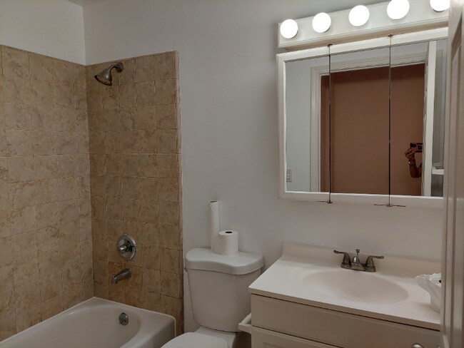 Building Photo - 1156 Ayala Dr