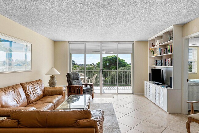 Building Photo - 931 Gardenia Dr
