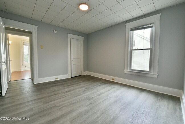 Building Photo - 113 N 3rd Ave
