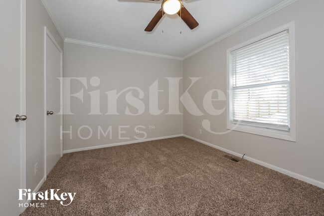 Building Photo - 201 E Hale St