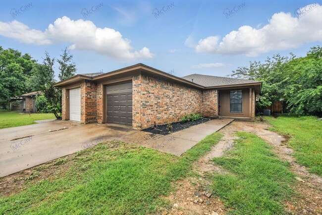 Building Photo - 6708 S Creek Dr