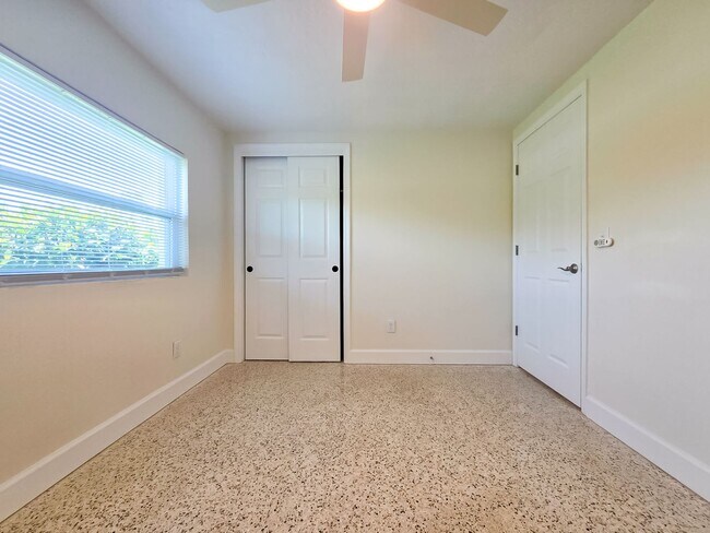 Building Photo - Beautiful 4/2 in Fairbanks Park
