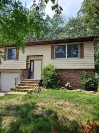 Building Photo - 4 bedroom Twin home