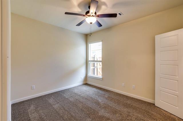 Building Photo - 652 Blackland dr