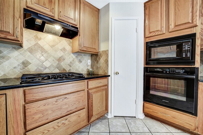 Building Photo - 1123 Comstock Springs Dr
