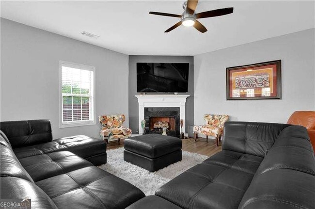 Building Photo - 2145 Waterford Park Dr