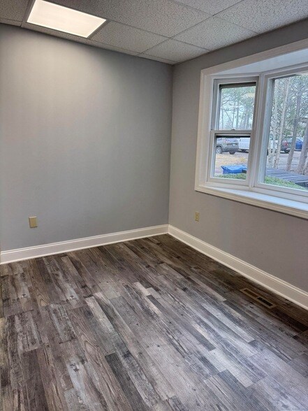 Building Photo - 211 Montowese St