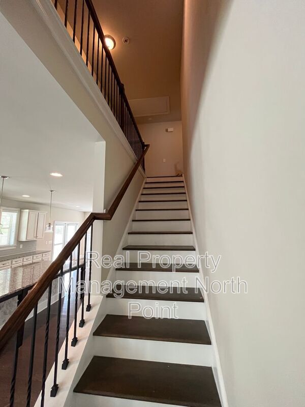 Building Photo - 184 Gray Trl