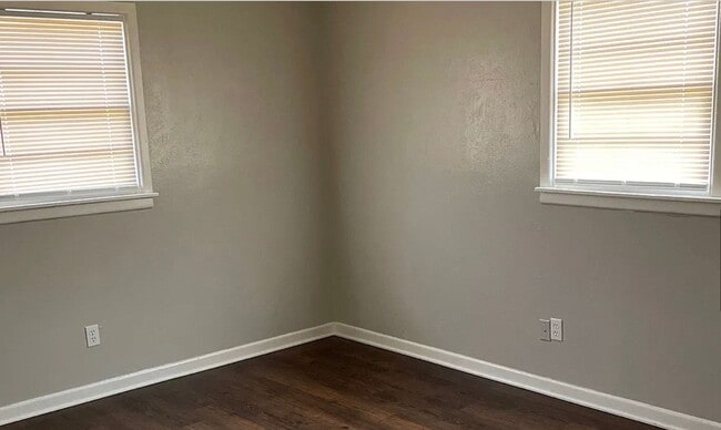 Building Photo - Maxey Park Duplex