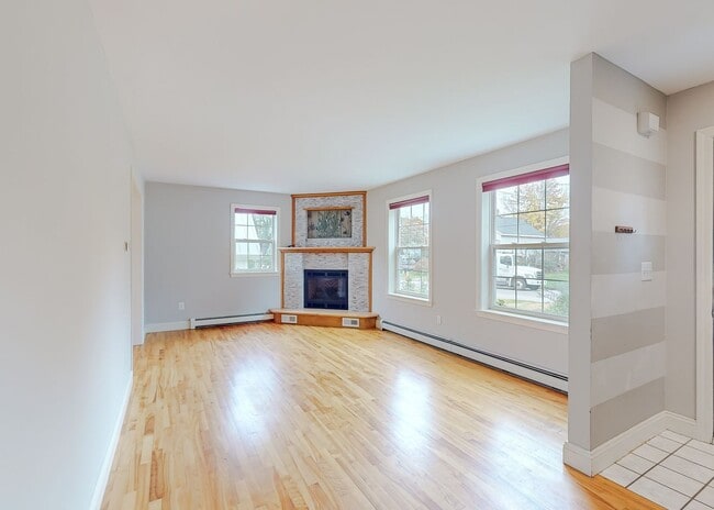 Building Photo - Charming 3BR/ 1.5BA South Portland Residence
