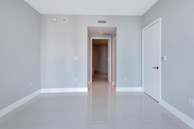 Building Photo - 1300 S Miami Ave