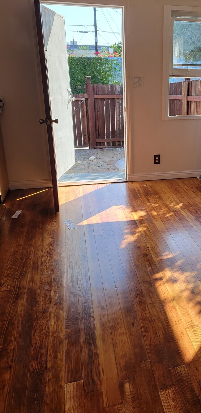 8929 Cattaraugus Ave 8929 Cattaraugus Ave Los Angeles CA 90034