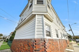 Building Photo - 74 Plauderville Ave