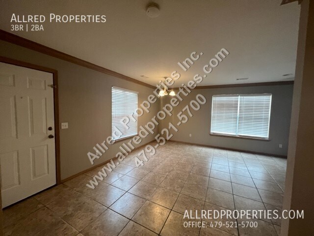 Building Photo - DUPLEX IN SPRINGDALE