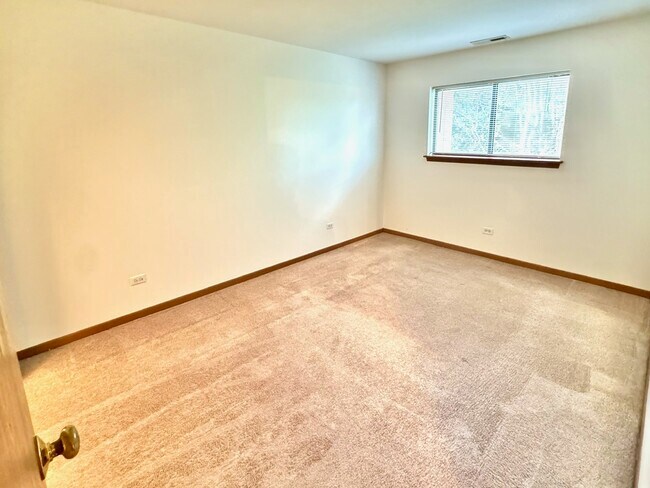 Building Photo - 2258 Abbeywood Dr