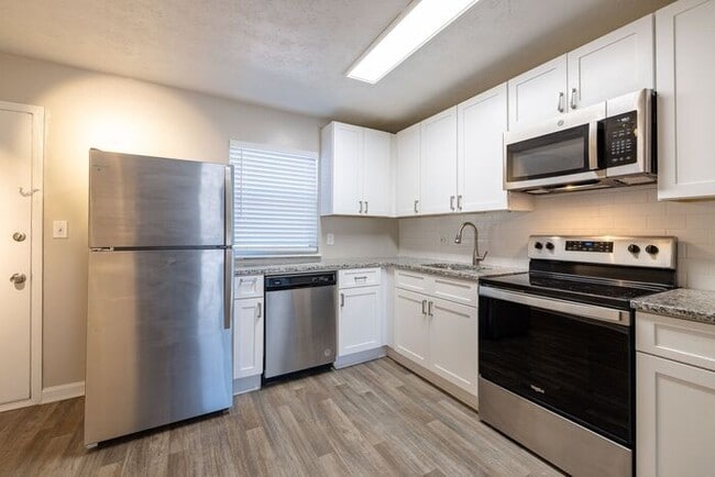 Building Photo - Modern Living at Westside Court