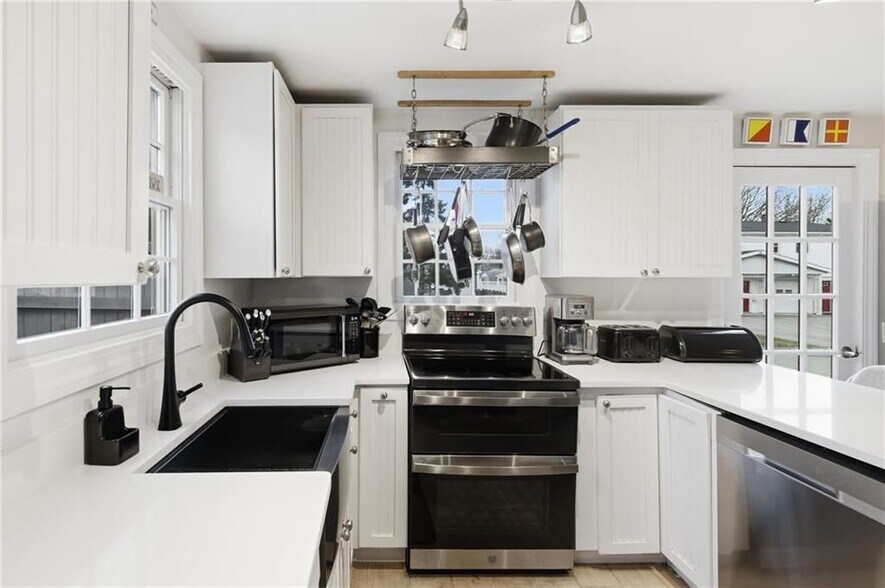 Building Photo - 72 Seascape Ave