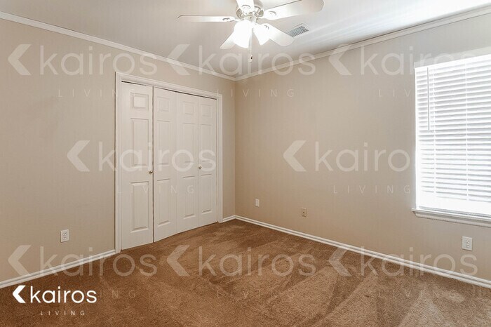 Building Photo - 1320 SW 121st Pl