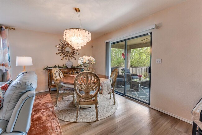 Building Photo - 301 Rummel Dr