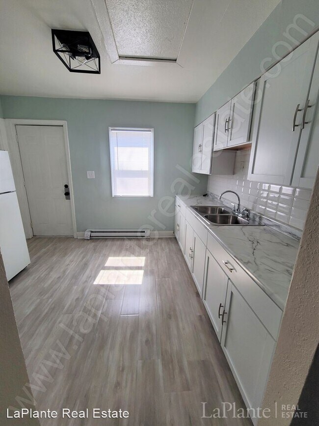 Building Photo - 2 br, 1 bath House - 1310 Albert