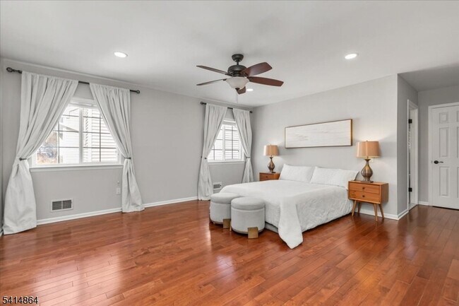 Building Photo - 40 Primrose Ln