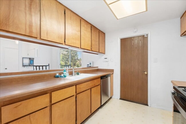 Building Photo - 7406 Rush River Dr