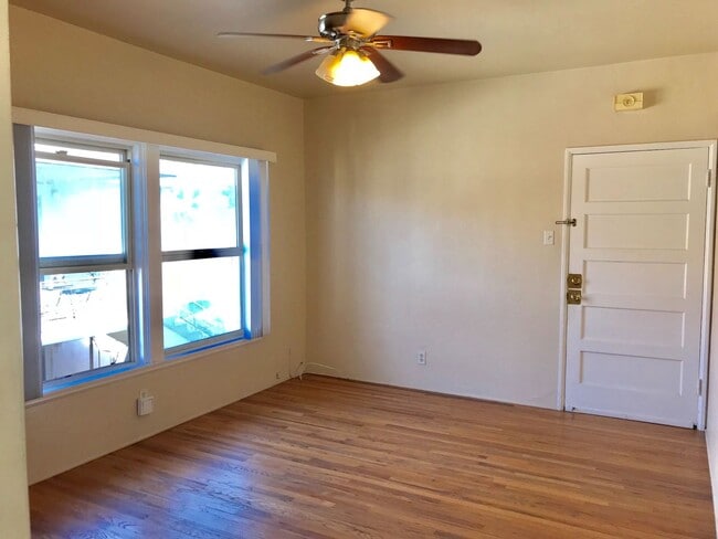 Building Photo - MOVE IN READY! Minutes from Little Italy! ...