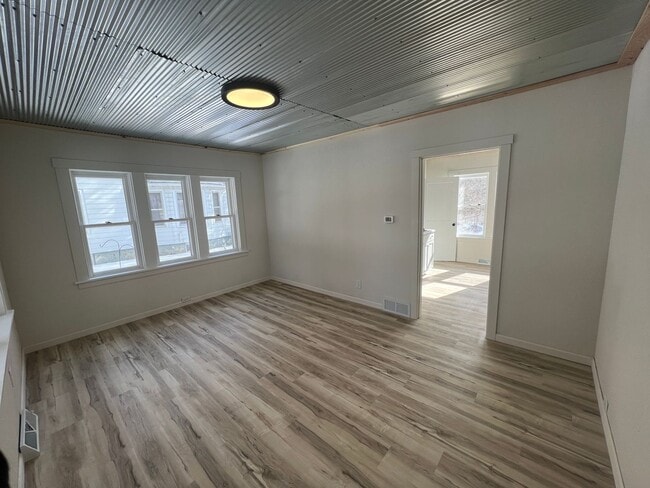 Building Photo - Click the “Apply Now” button or email wapmrentals@gmail.com for a prompt response.