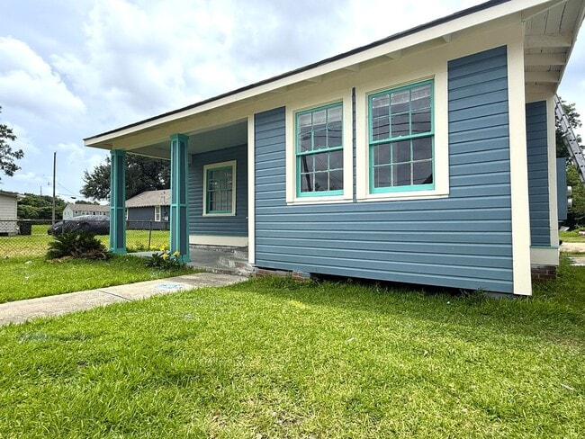 Building Photo - 2BR Historic Home in Downtown Lake Charles