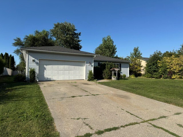 Building Photo - 915 Dee Ct