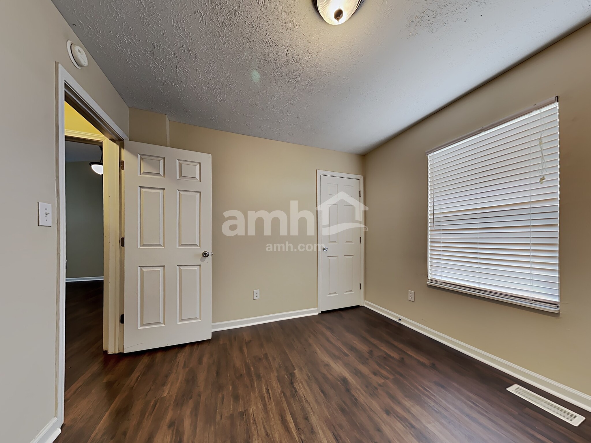 Building Photo - 6351 Hollingsworth Dr