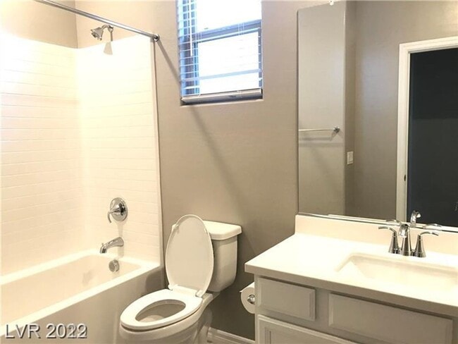 Building Photo - Smart Home. Henderson Beauty In Gated Comm...