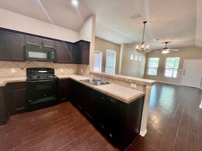 Building Photo - Luxury Duplex Home in Kyle, TX