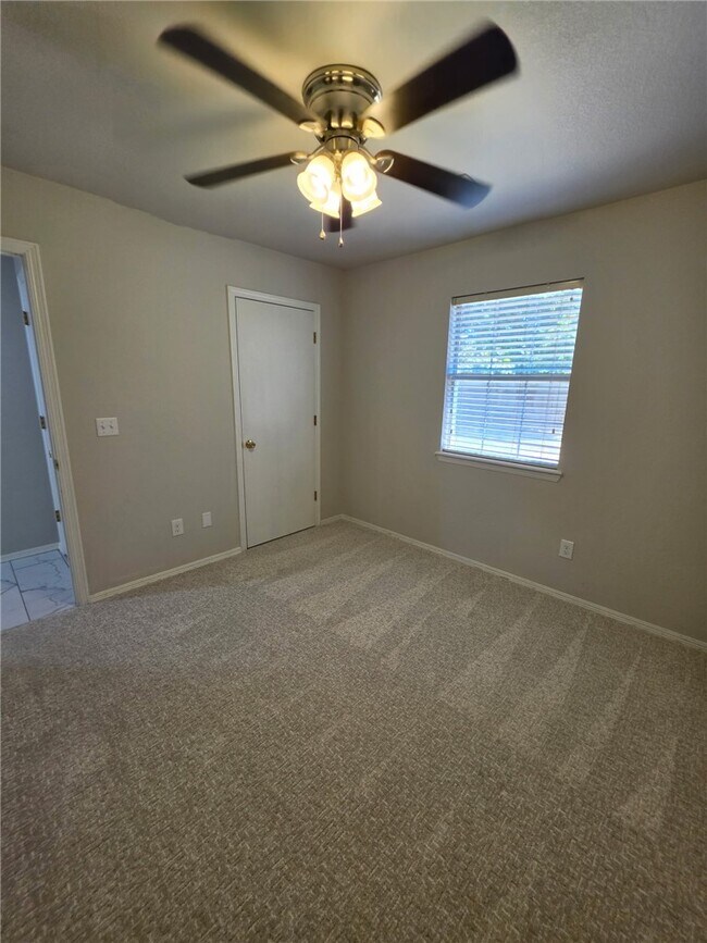 Building Photo - 809 Kinkade Pl