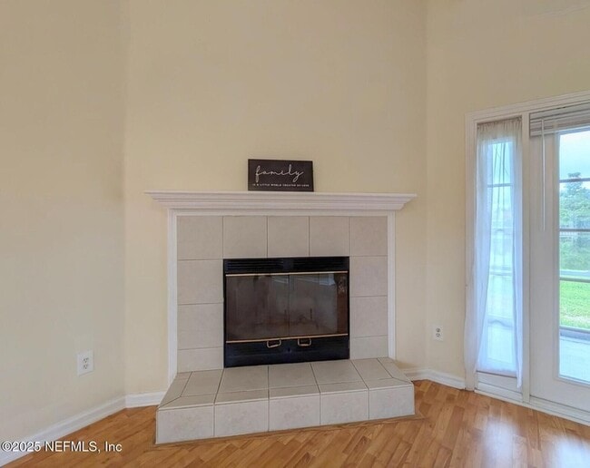 Building Photo - 12162 Millford Ln N
