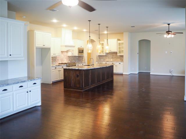 Building Photo - 400 Sunflower Ave