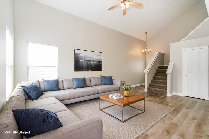Building Photo - 4487 Connaught Dr E