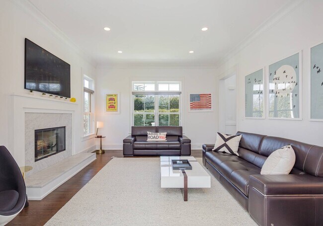 Building Photo - 20 Lighthouse Ln