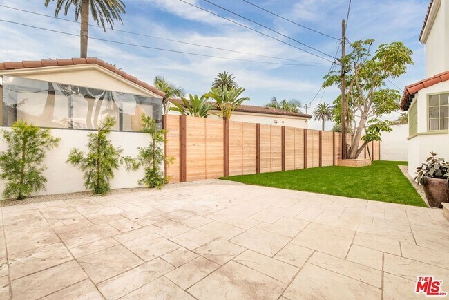 Building Photo - 2228 Prospect Ave