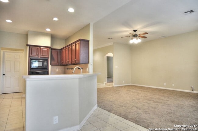 Building Photo - 4 Bedroom/2 Bath Auburn Oaks Subdivision