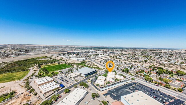 Building Photo - Move-in ready professional office space fo...