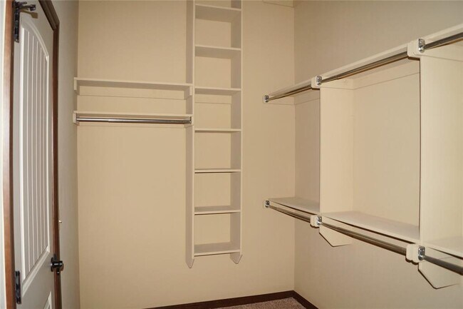 Building Photo - 17408 Braken Dr