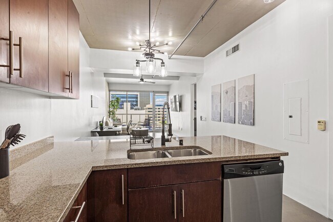 Building Photo - Furnished Juhl Condo w/ Balcony & City Views